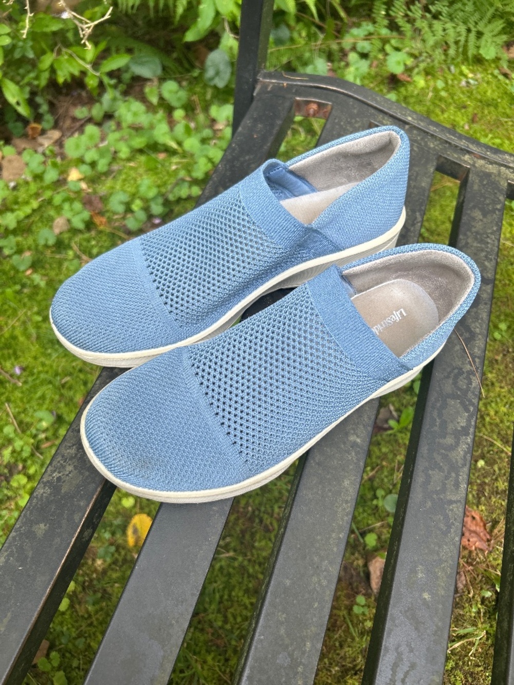 Bzees Charlie Slip Ons size 8